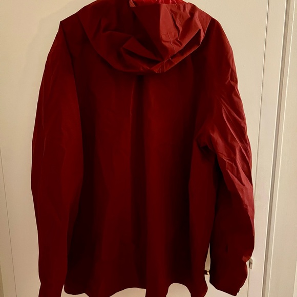 MEC Deep Red Men's Rain Shell Jacket - Picture 2 of 6